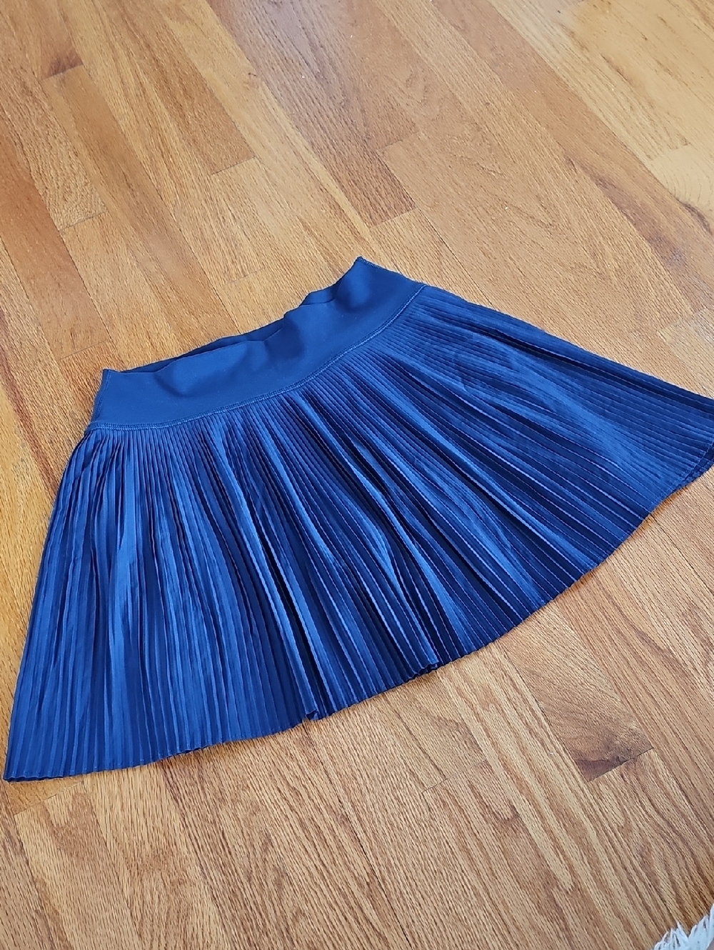 Yogalicious Pleated Mini Skirt in Charcoal - Picture 4 of 6